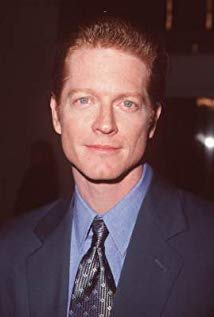 How tall is Eric Stoltz?